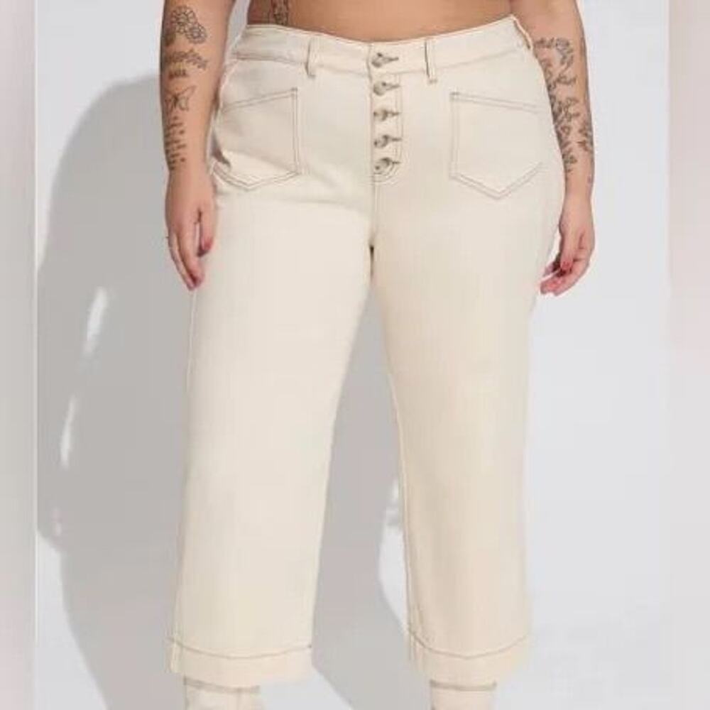 NWT Torrid 22 High-Rise Crop Wide Leg Classic Denim Jean in Natural